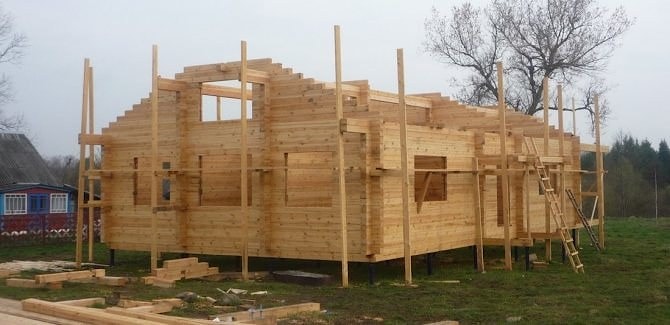 लकड़ी के मकान