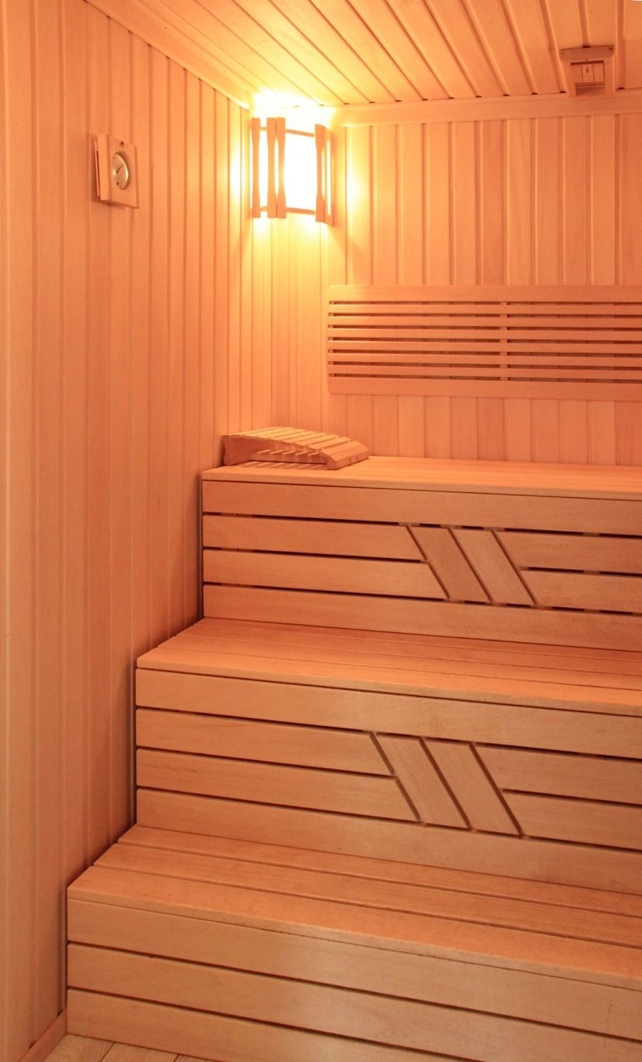 Casa de baños de madera laminada de chapa con terraza "Poseidon" 47 m²