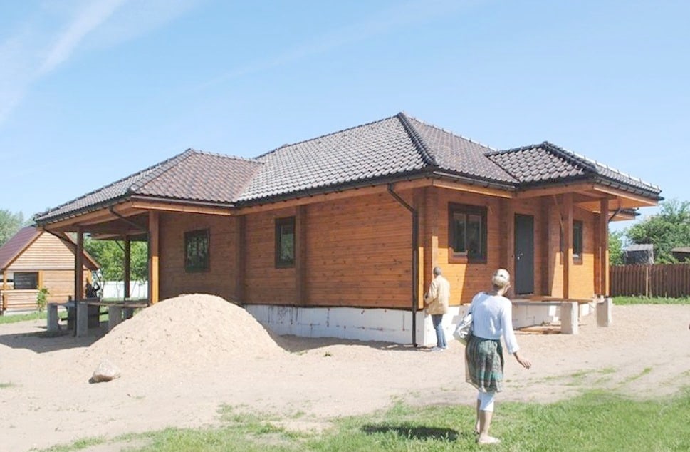 Tre-etasjes trehus fra en bar, Hviterussland, prosjekt "varmt" 179 m²