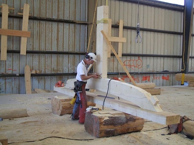 Håndklippte trehus fra Canada