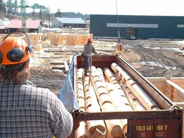 Håndklippte trehus fra Canada