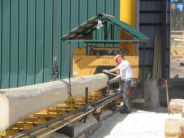 Håndklippte trehus fra Canada