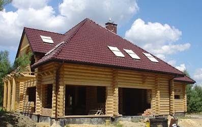 Photo reportage: construction maison en rondin l’humidité naturelle, Pologne