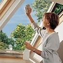木制双层玻璃窗VELUX适用于潮湿的房间