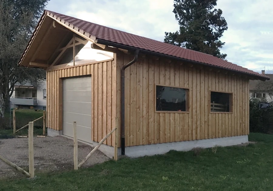 Garaje de madera con marco: hermoso, moderno, económico y prefabricado  