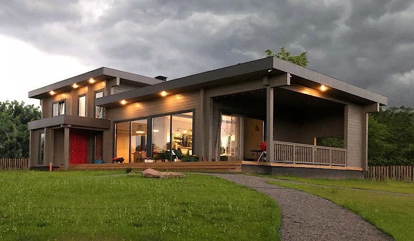 Maison en bois avec toit en membrane PVC, projet "Espérer" 182 m²  
