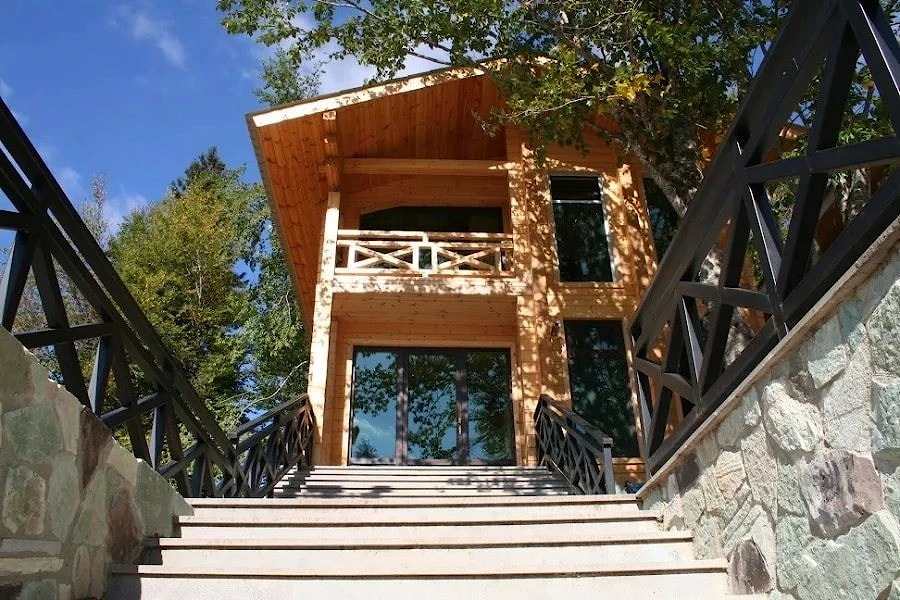 منزل خشبي بمساحة 85 متر/م سعره 25.800 يورو  