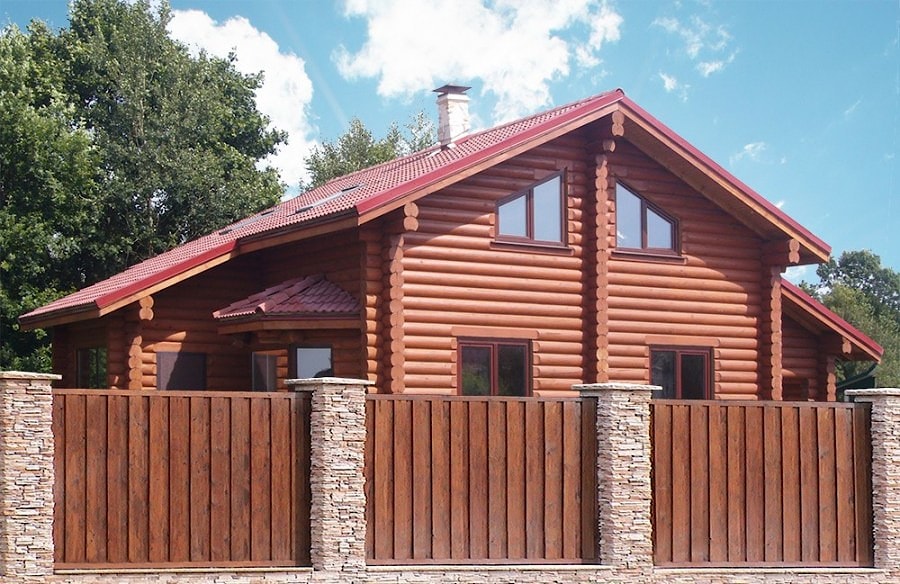 Casa de madera de un tronco con un garaje de 173 m², proyecto "Anton"  